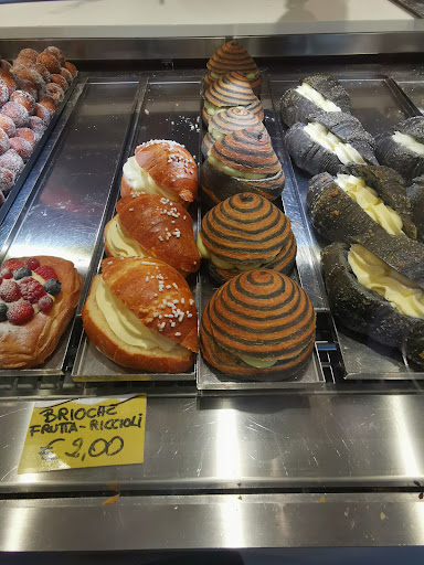 Pasticceria Caffetteria La Creme Gallery - Italy