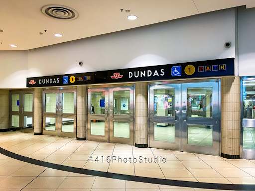 Dundas Station - Thumbnail