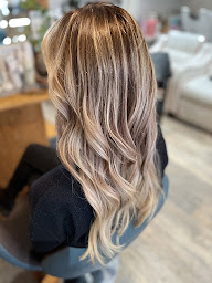 Photo n°7 de MARIA GINETTE Maison de Coiffure à Les Gets (Barbier)