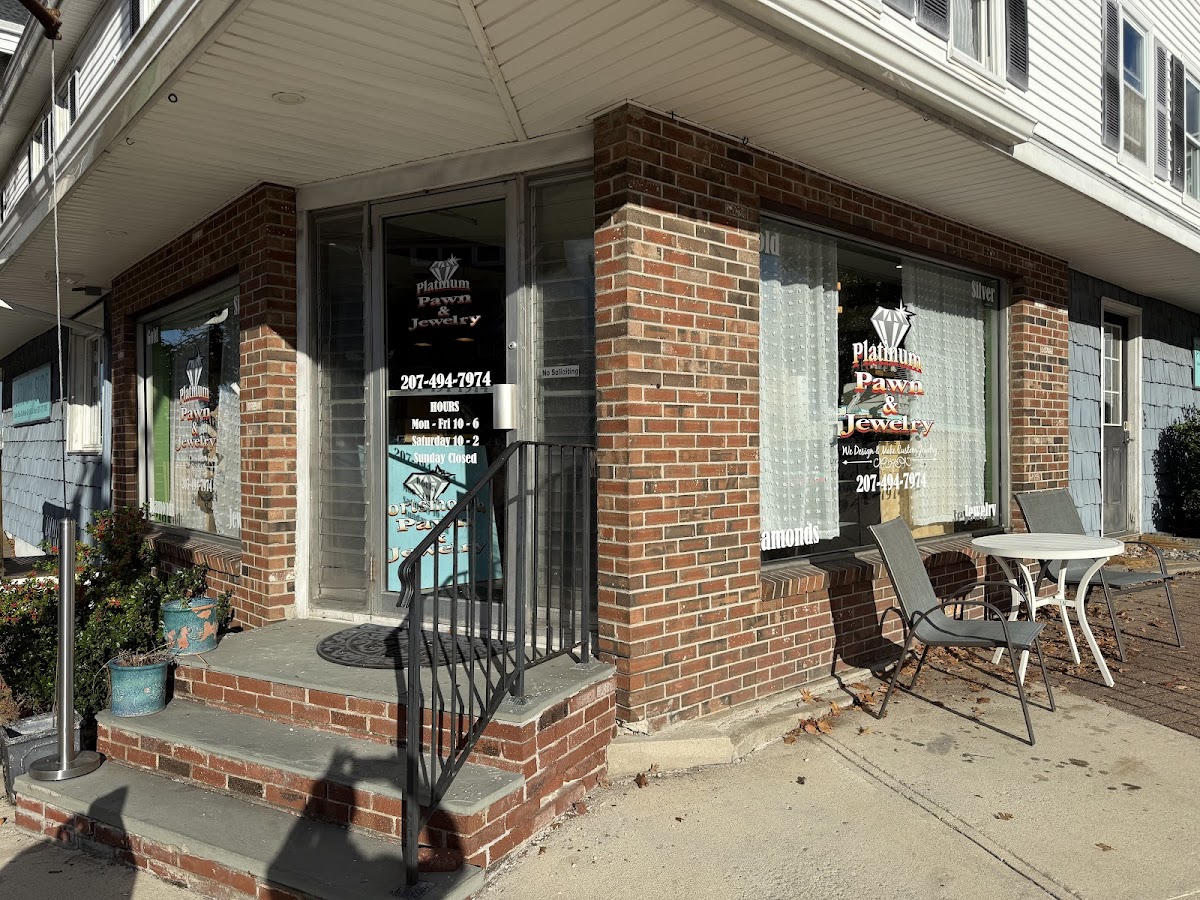 Platinum Suds 24Hr Classic Coin-Op Laundromat laundromat interior in Biddeford, ME