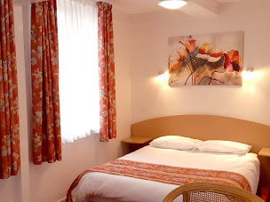 Photo n°23 de Logis Hôtel le Val de Vence à Launois-sur-Vence (Hôtel)