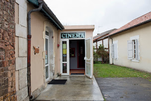 Photo n°1 de CINEMA L'ESTRADE à Sabres (Cinéma)