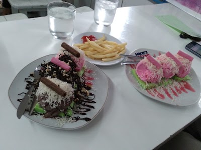Photos of Bakoel Eskrim (Pleburan)