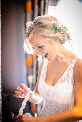 Jeanette Felstead - Wedding Hair Stylist