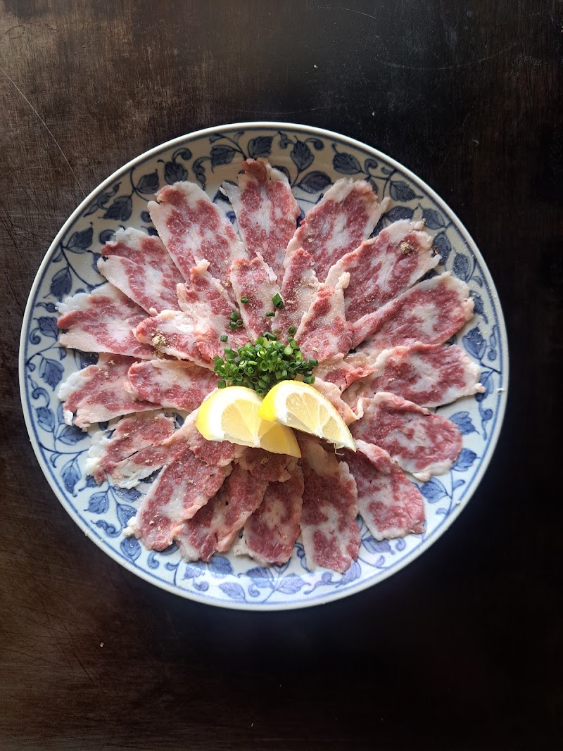 鉄板ホルモンと鳥あし WARAOMO