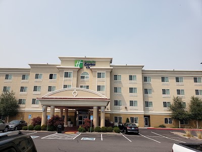 Holiday Inn Express & Suites Klamath Falls Central