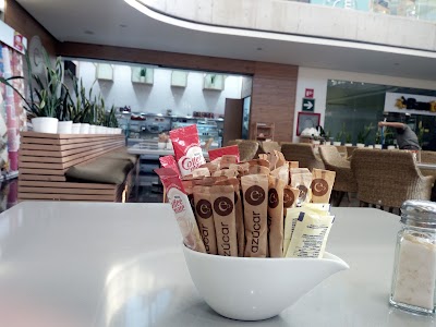 Photos of Le Caf&eacute; Sur Plaza