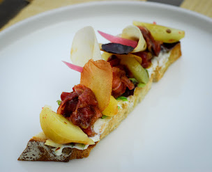 Photo n°86 de Les Pêcheries Ligériennes / La Cabane à Matelot : restaurant - boutique - balades en bateau - cours de cuisine - traiteur à Bréhémont (Restaurant)