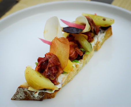 Les Pêcheries Ligériennes / La Cabane à Matelot : restaurant - boutique - balades en bateau - cours de cuisine - traiteur by null