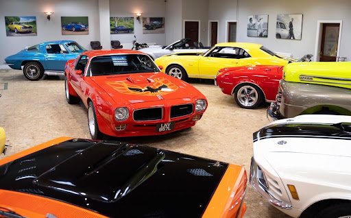 Retro Classic Car Gallery - United Kingdom