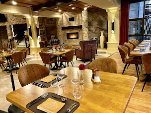 Photo n°15 de Domaine de Bugatel (le restaurant) à Sainte-Livrade-sur-Lot (Cave à vins)