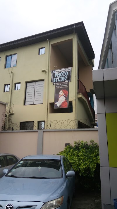 Photos of Genius Paparazzi Photography Studio