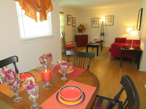 Lions Court Apartments - Thumbnail