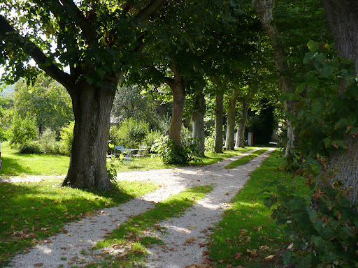 Guest and Guest House "Lou-Claud" Gallery - France