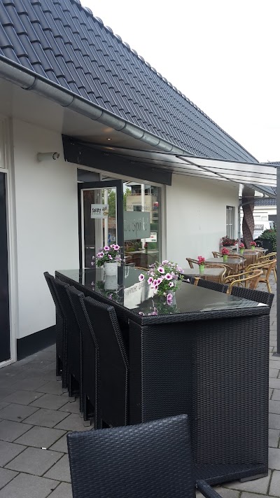 Photos of Petit Caf&eacute; Restaurant "De Spikke"