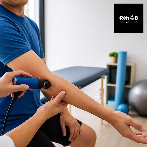 Struggling with nagging pain on the outer side of your elbow while lifting, gripping or working o… post image