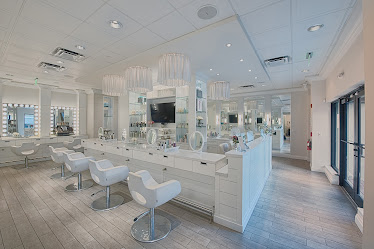 Cloud 10 Blow Dry Bar & Beauty Salon