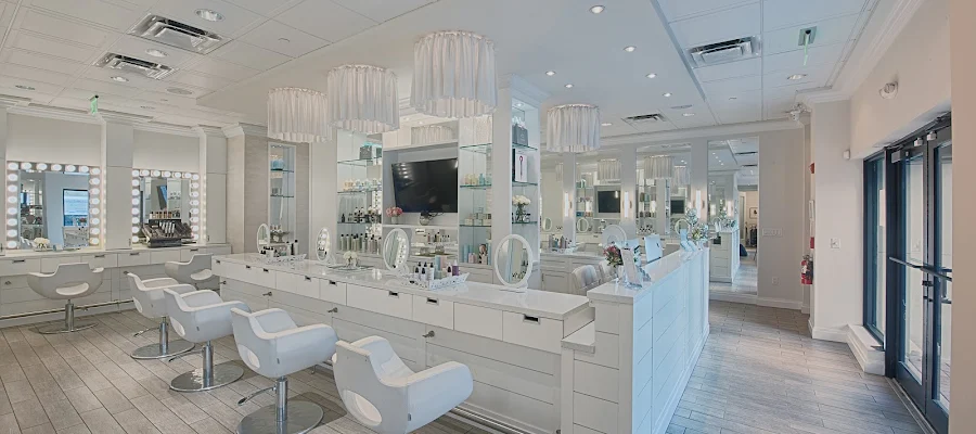 Cloud 10 Blow Dry Bar & Beauty Salon