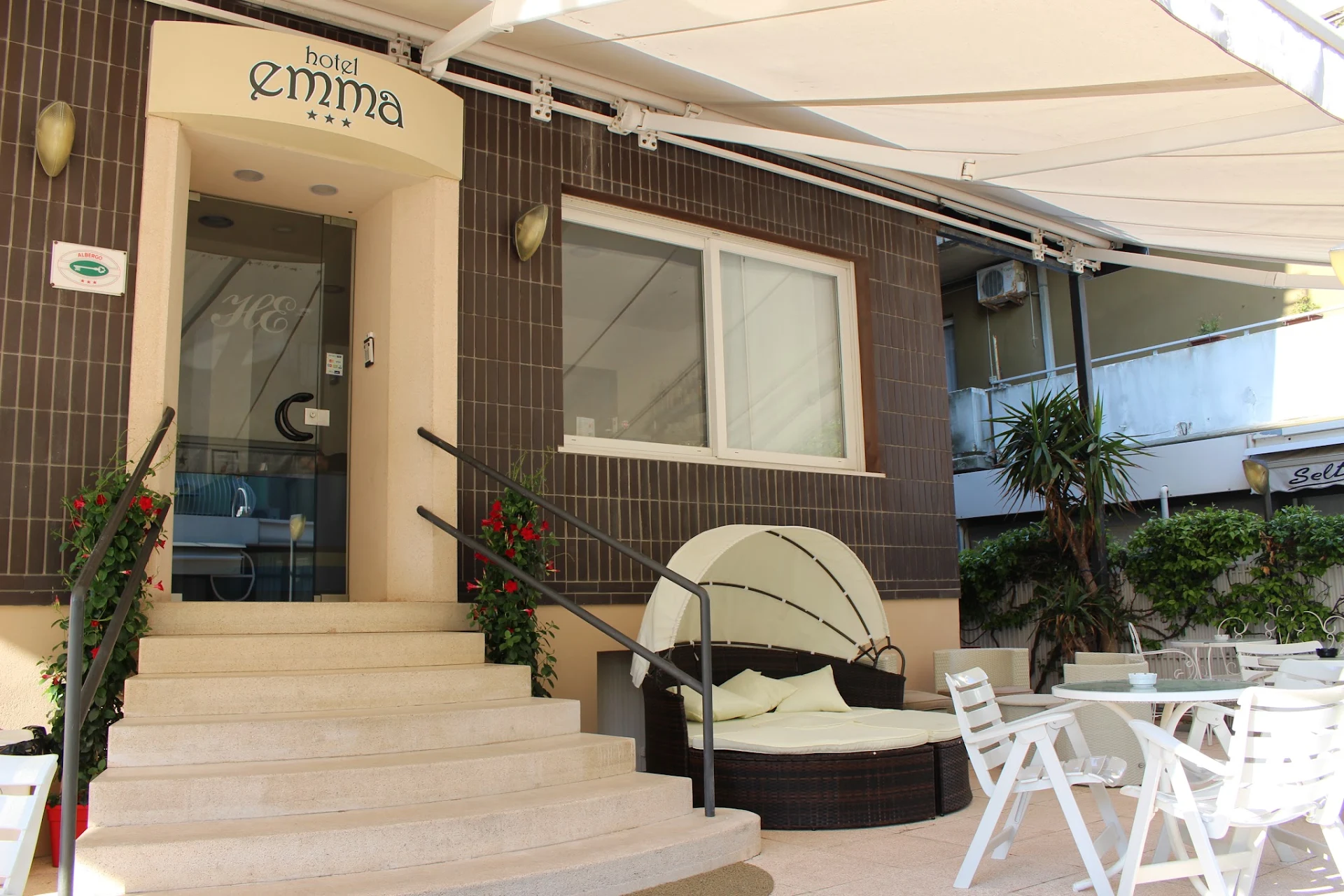 Hotel Emma Catholic