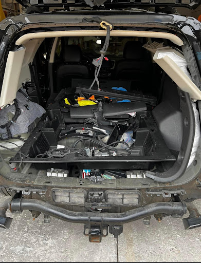 Sharp Auto Body - Visual