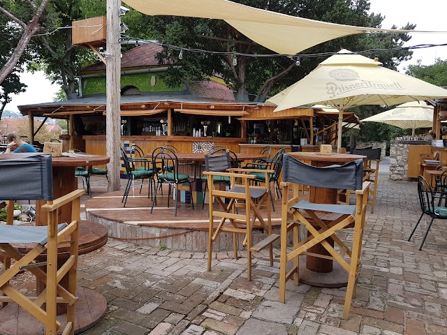 N-Eozin Grillterasz