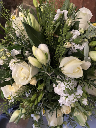 Claire Davey floral design - Thumbnail