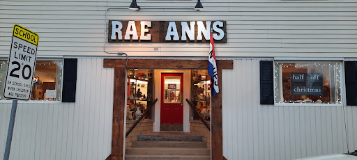 Rae Ann's - Visual