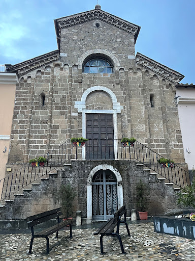 Chiesa Romanica Di San Pietro