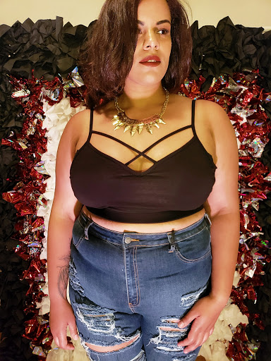Exclusive Curves - Thumbnail