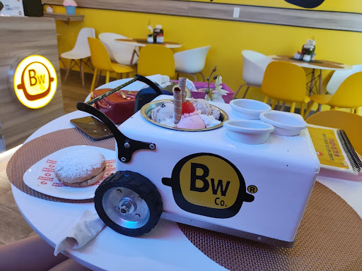 Bubble Waffle & Frozen Donuts Cuautla Gallery - Mexico