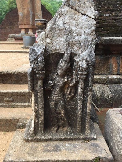 Photos of Maligawila Bosath Pilimaya මාලිගාවිල බෝසත් පිළිමය
