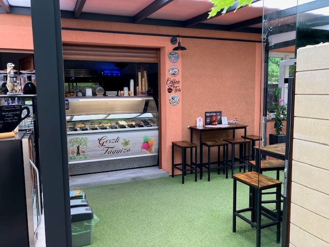 Opinii despre Geszti Fagyizó és Kávézó în Tata - Fagylaltozó