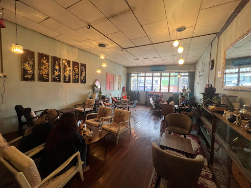 Kayo Cafe - Klasik Aesthetic Cafe Tampin