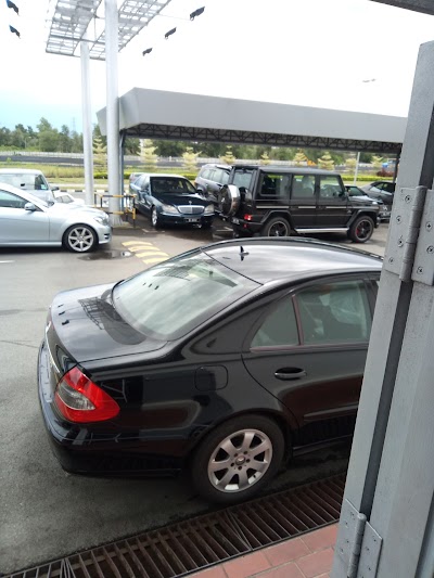 Photos of Jati Transport Sdn Bhd (Mercedes Benz Beribi Showroom)