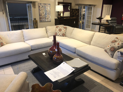 Heritage Furniture Gallery & Outlet - Thumbnail