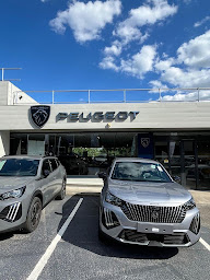 Photo n°2 de PEUGEOT STELLANTIS &YOU VERSAILLES à Versailles (Garage automobile)