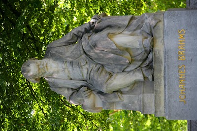 Johannes Brahms Monument