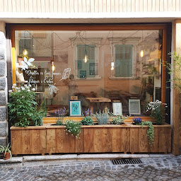 Photo n°2 de Les Artisanes - Boutique d'artisans à Embrun (Menuisier)