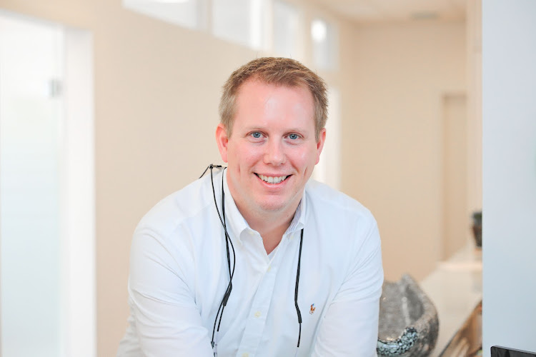 Zahnarzt Mönchengladbach - Dr. Moritz Meentken