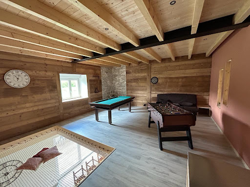 Photo de Gîte de la vie Blanche - piscine à Orchamps-Vennes (25390)