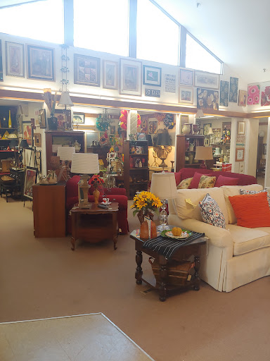 The Salvage Yard Resale Shoppe - Thumbnail