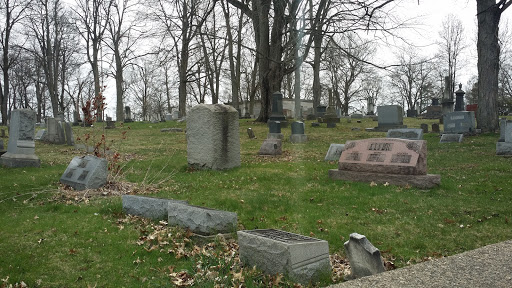 Columbiana Cemetery Chapel