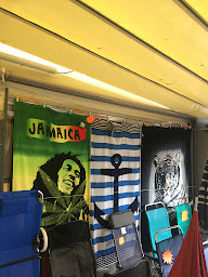 Photo n°6 de Le Bazar de la Plage, le spécialiste de la peche et de la plage à Marseillan (Décorateur d'intérieur)