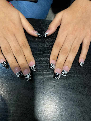 Polished Nails - Visual