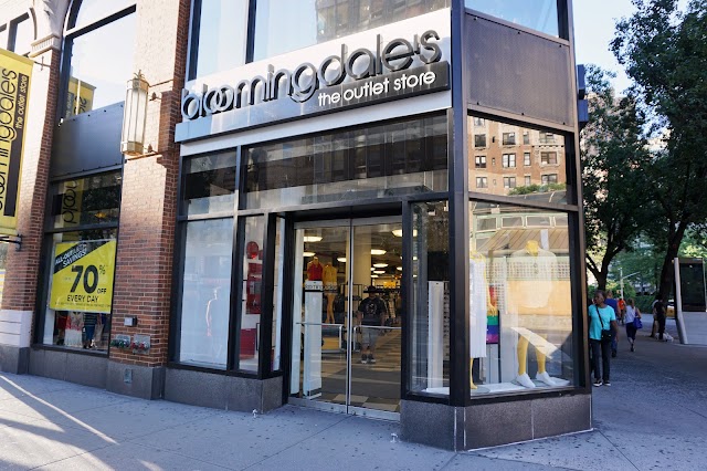 Bloomingdale's Outlet