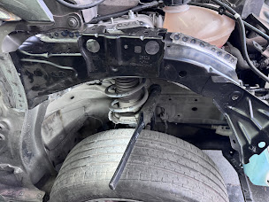 Photo n°7 de Garage AD Carrosserie MD Cars Franchise Offerte* à Marseille (Magasin de pièces automobiles)