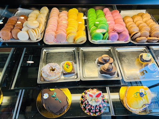 Janina's Fine Desserts - Thumbnail