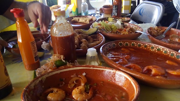 Restaurant de Mariscos Las Cuchupetas de Trino, Av. Cristóbal Colón 652,  Mexicaltzingo, 44180 Guadalajara, Jal., México