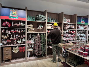 Photo n°13 de Maisons du Monde à Puteaux (Magasin de canapés)