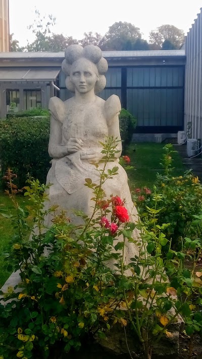 Photos of Mezők&ouml;vesd V&aacute;rosi &Ouml;nkorm&aacute;nyzat Rendelőint&eacute;zete